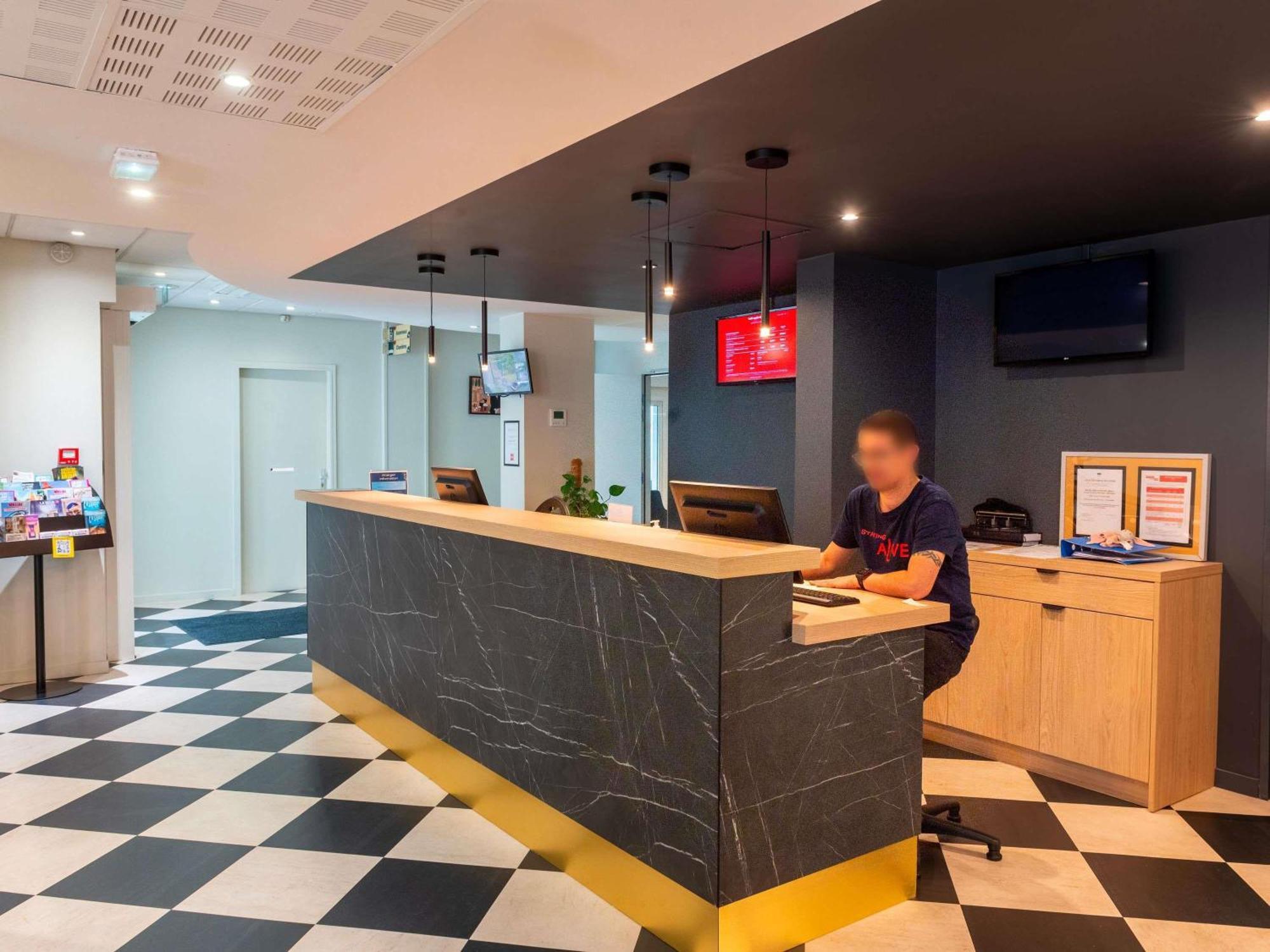 מלון Ibis Lyon Est ברון מראה חיצוני תמונה